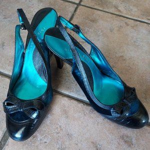 Gianni Bini Black and Turquoise Heels Size 9